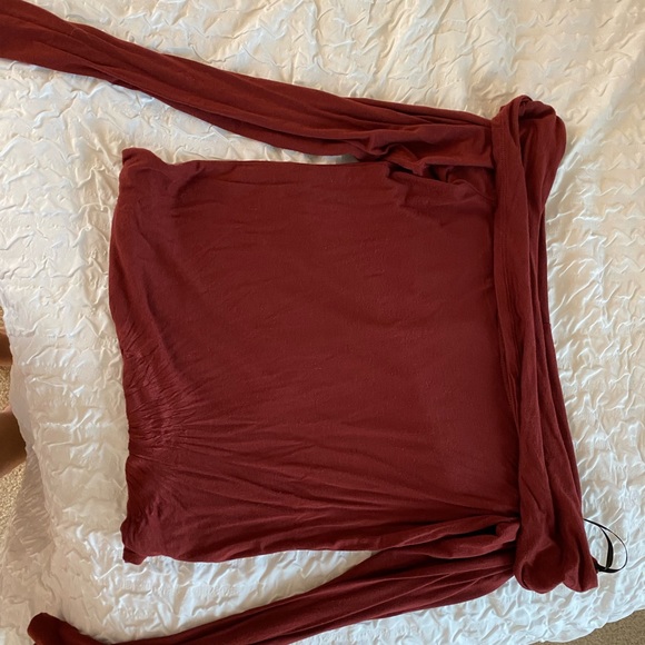 Off the Shoulder Long Sleeve - Picture 3 of 3